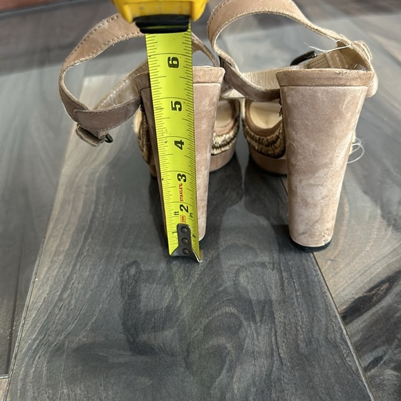 Stuart Weitzman platform heel - Picture 8 of 10